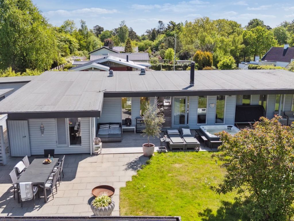 "Bodulf" - 300m from the sea | Boeken bij Flickmyhouse