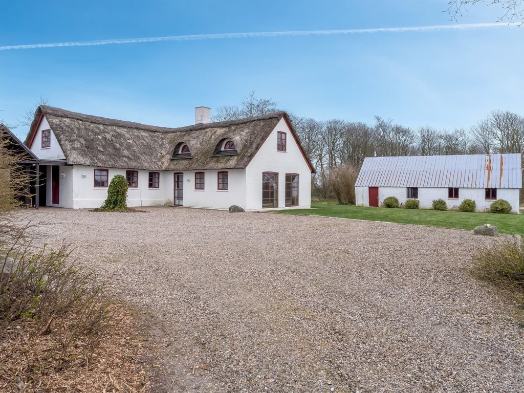 "Åsta" - 400m to the inlet | Boeken bij Flickmyhouse