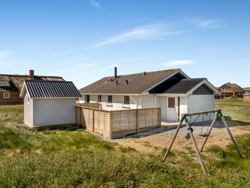 "Ava" - 350m from the sea | Boeken bij Flickmyhouse