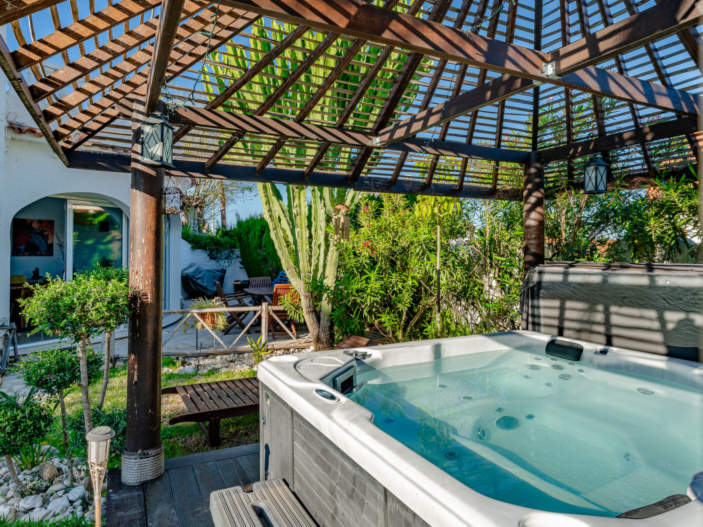 Villa Yakamoz | Boeken bij Flickmyhouse