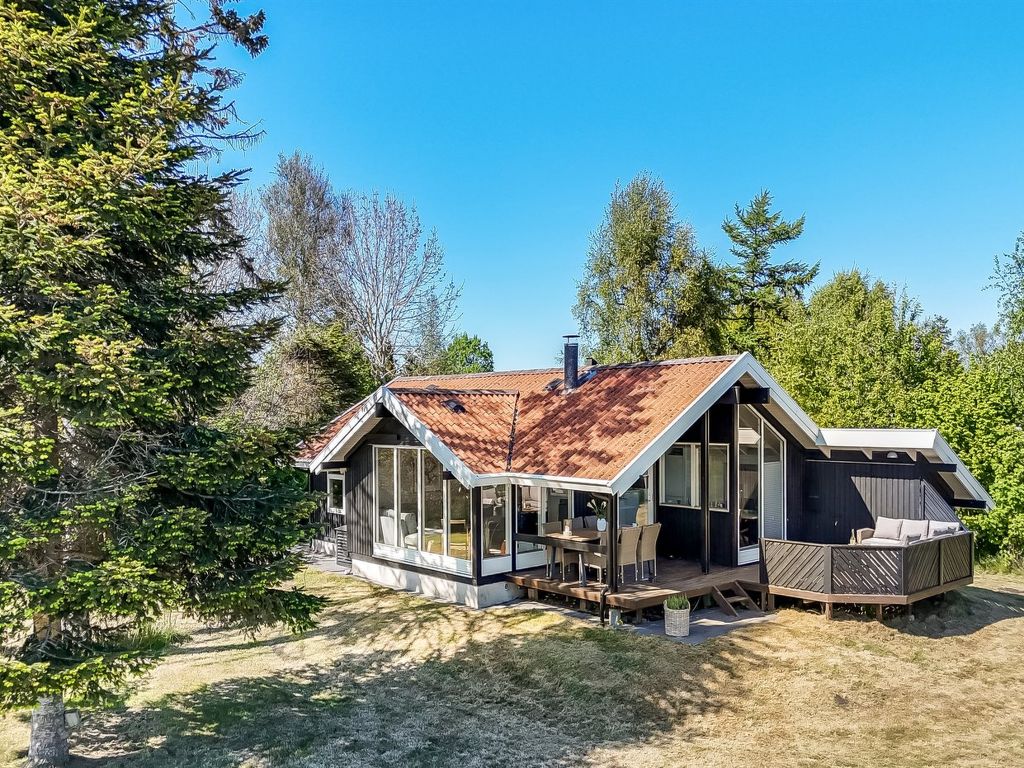 "Ama" - 250m from the sea | Boeken bij Flickmyhouse