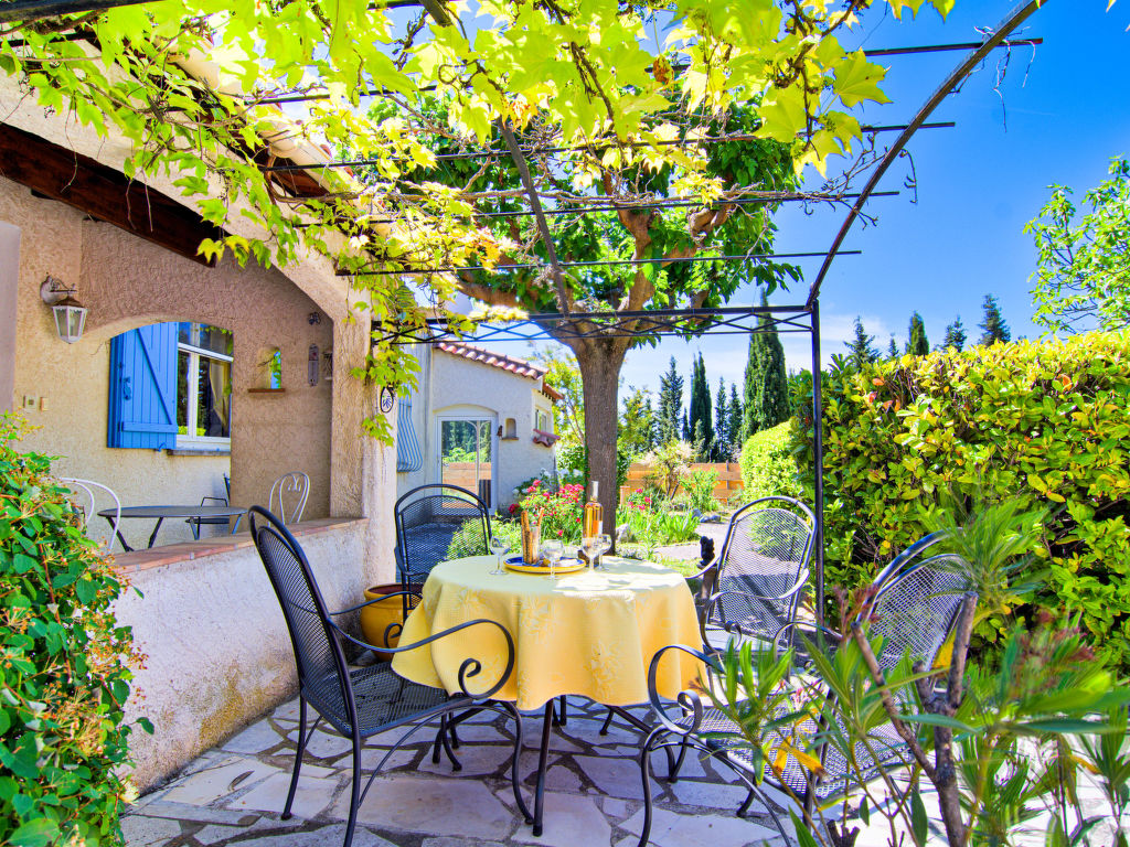 Villa Datcha | Boeken bij Flickmyhouse