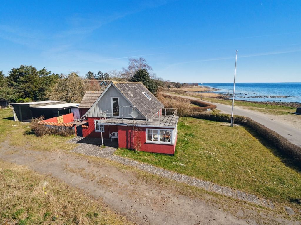 "Hakon" - 40m from the sea | Boeken bij Flickmyhouse