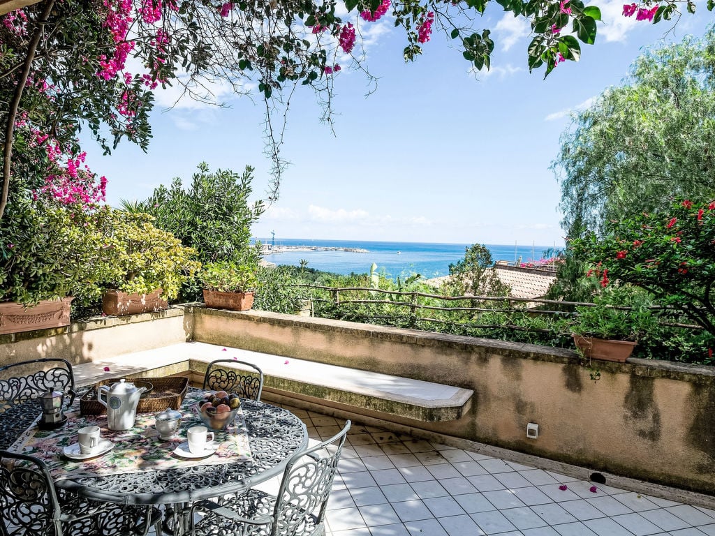 Cicladi Anafi | Boeken bij Flickmyhouse