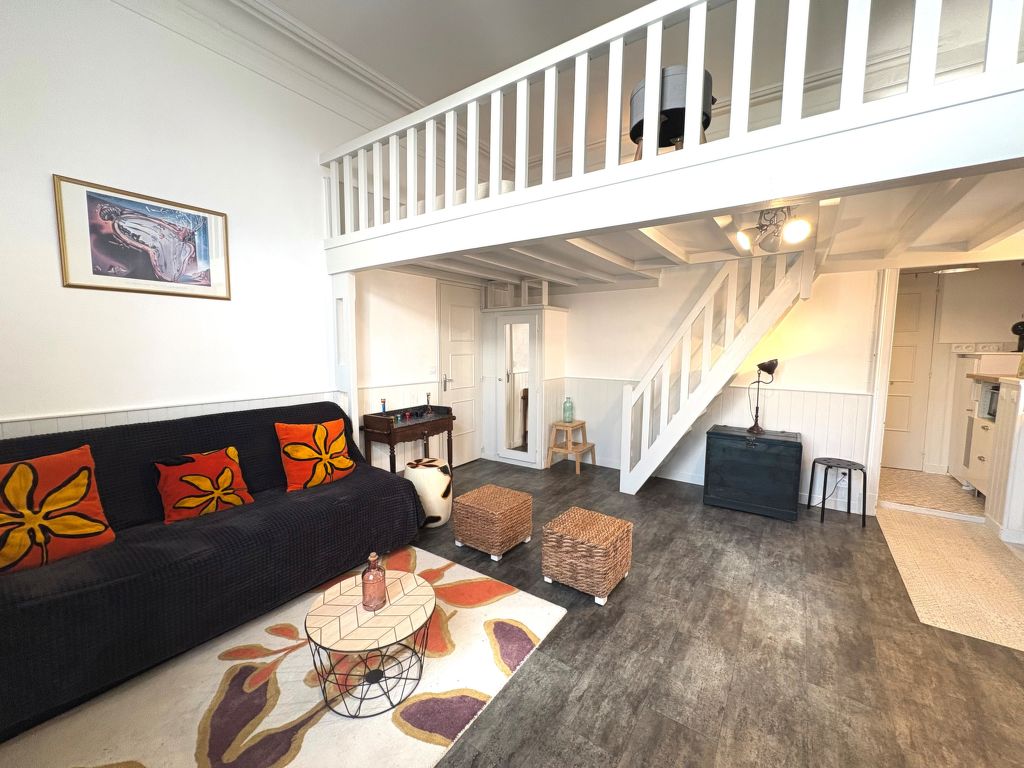 Le Grillon | Boeken bij Flickmyhouse