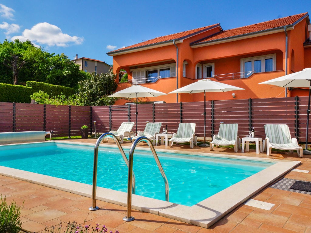 Adrian | Boeken bij Flickmyhouse