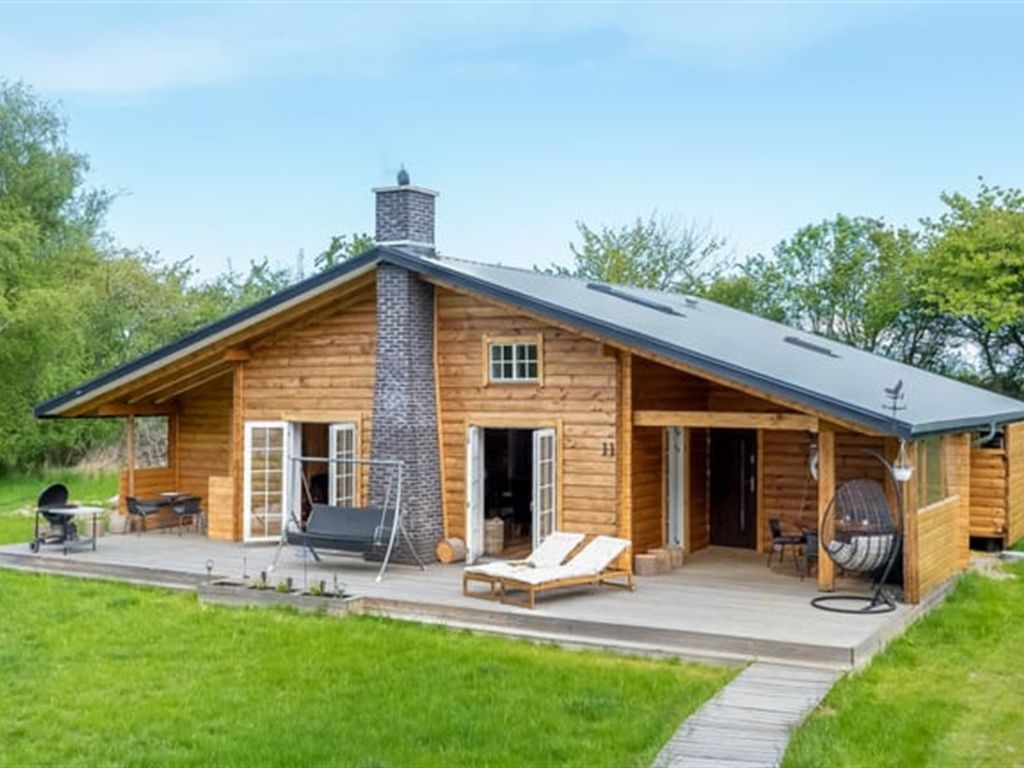 "Lillebror" - 900m from the sea | Boeken bij Flickmyhouse