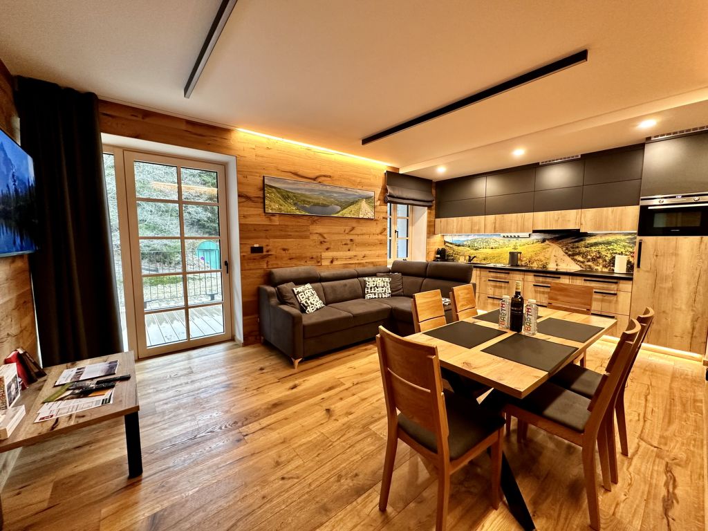 Máj | Boeken bij Flickmyhouse