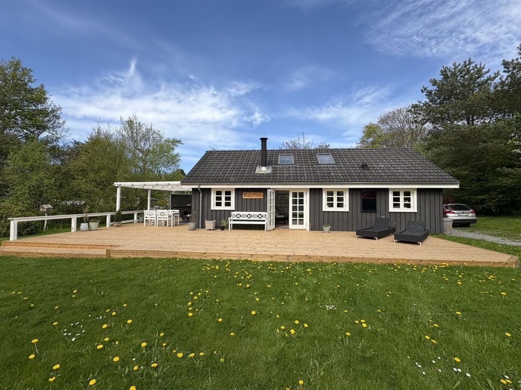 "Veljan" - 1.2km from the sea | Boeken bij Flickmyhouse