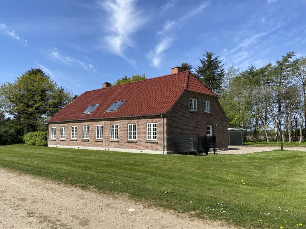 "Constance" - 23km from the sea | Boeken bij Flickmyhouse