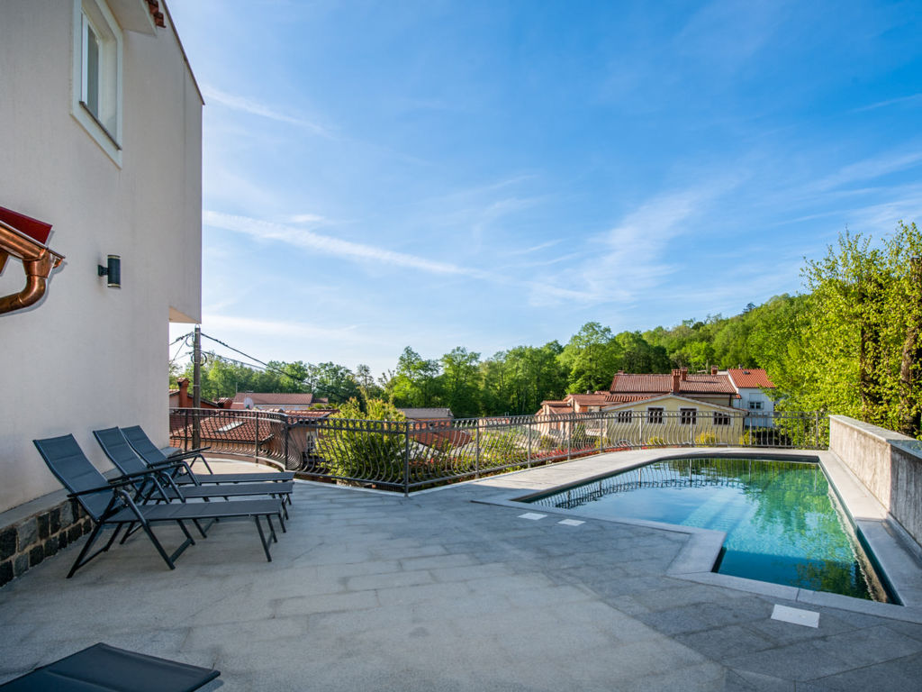 Mihaela | Boeken bij Flickmyhouse