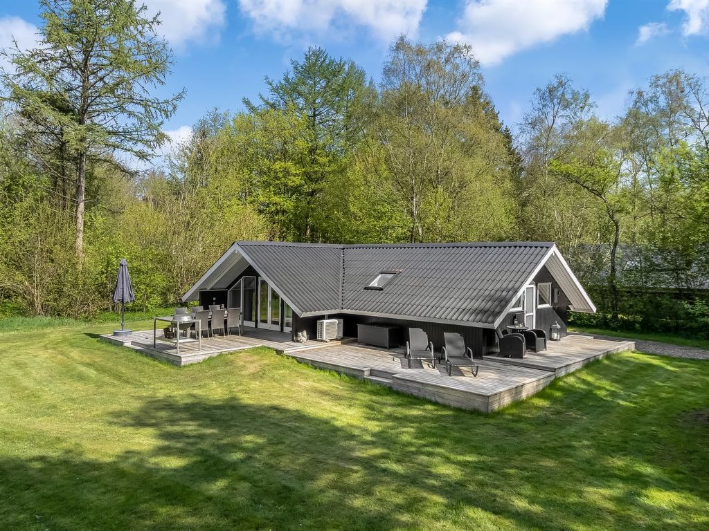 "Gojko" - 30km from the sea | Boeken bij Flickmyhouse