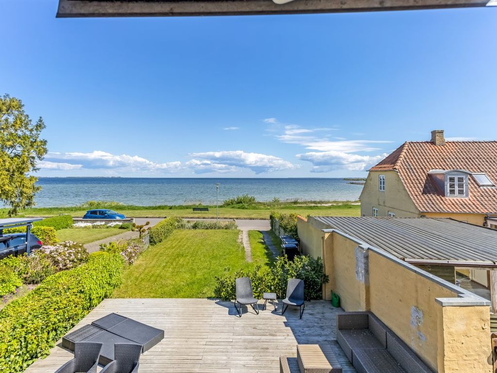 "Ilze" - 20m from the sea | Boeken bij Flickmyhouse