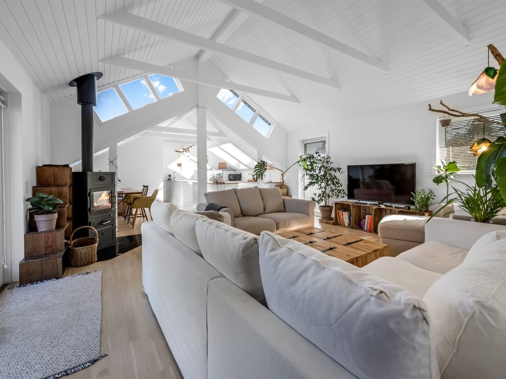 "Hughe" - 1.3km from the sea | Boeken bij Flickmyhouse