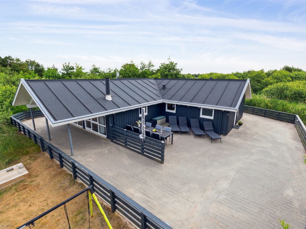 "Spurv" - 1.8km from the sea | Boeken bij Flickmyhouse