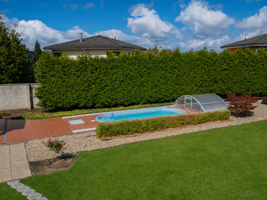 Pool & Garden Villa | Boeken bij Flickmyhouse