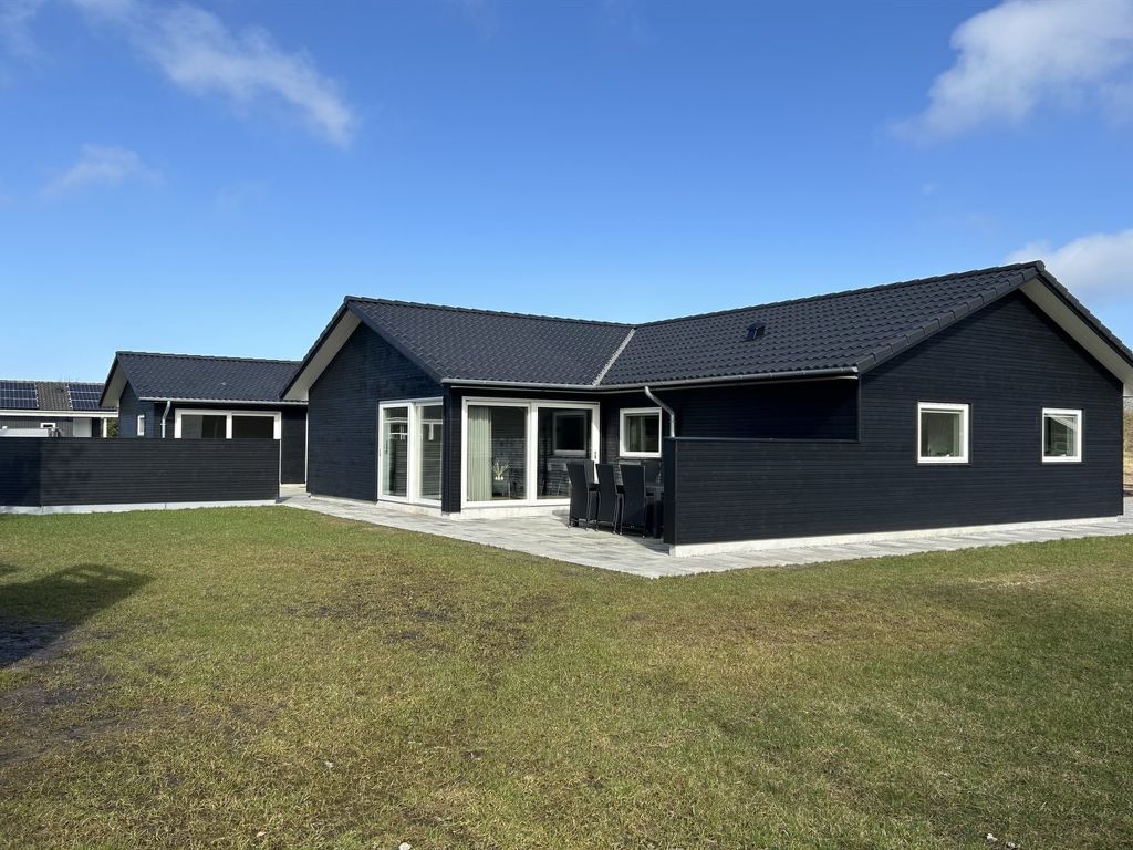 "Frederikke" - 990m from the sea | Boeken bij Flickmyhouse