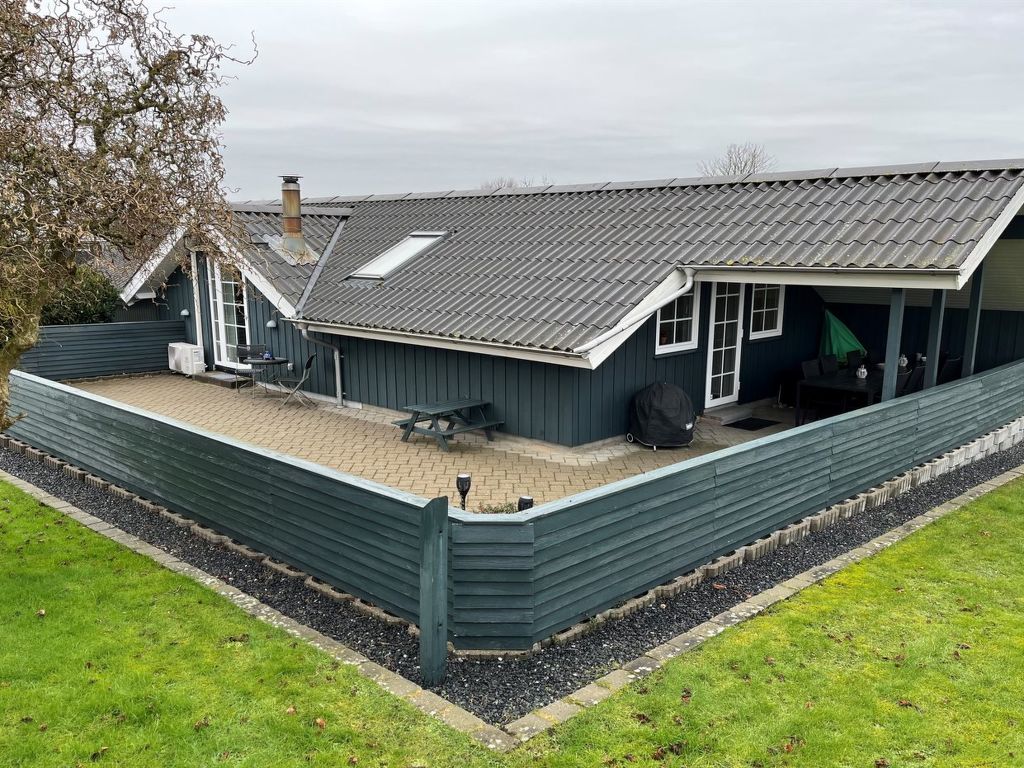 "Aika" - 450m from the sea | Boeken bij Flickmyhouse