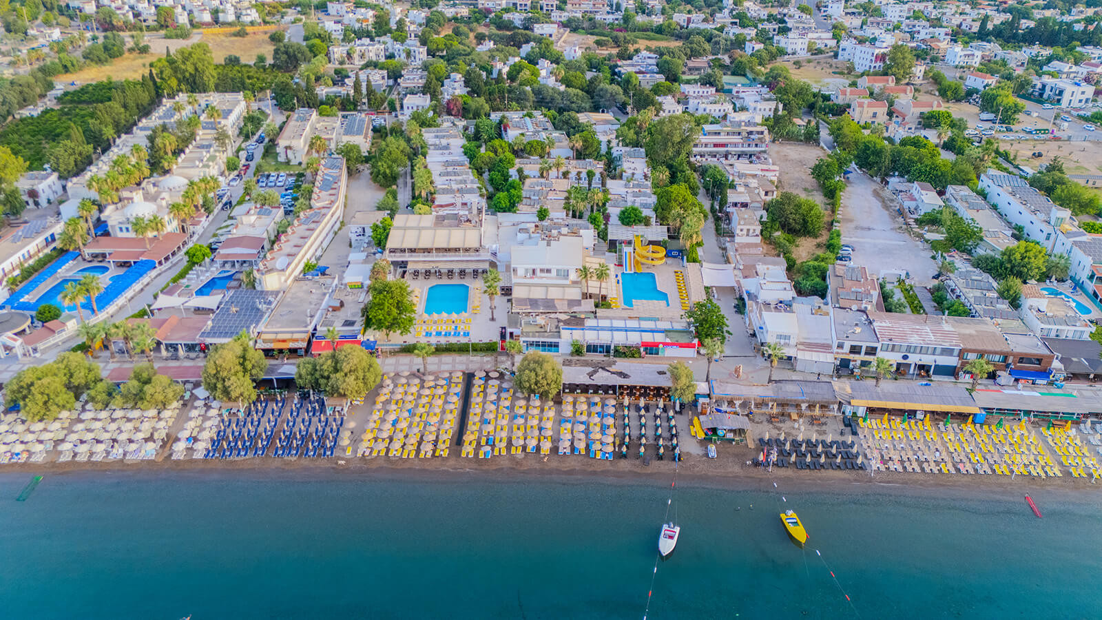 LiggingHet hotel bevindt zich in het plaatsje Ortakent