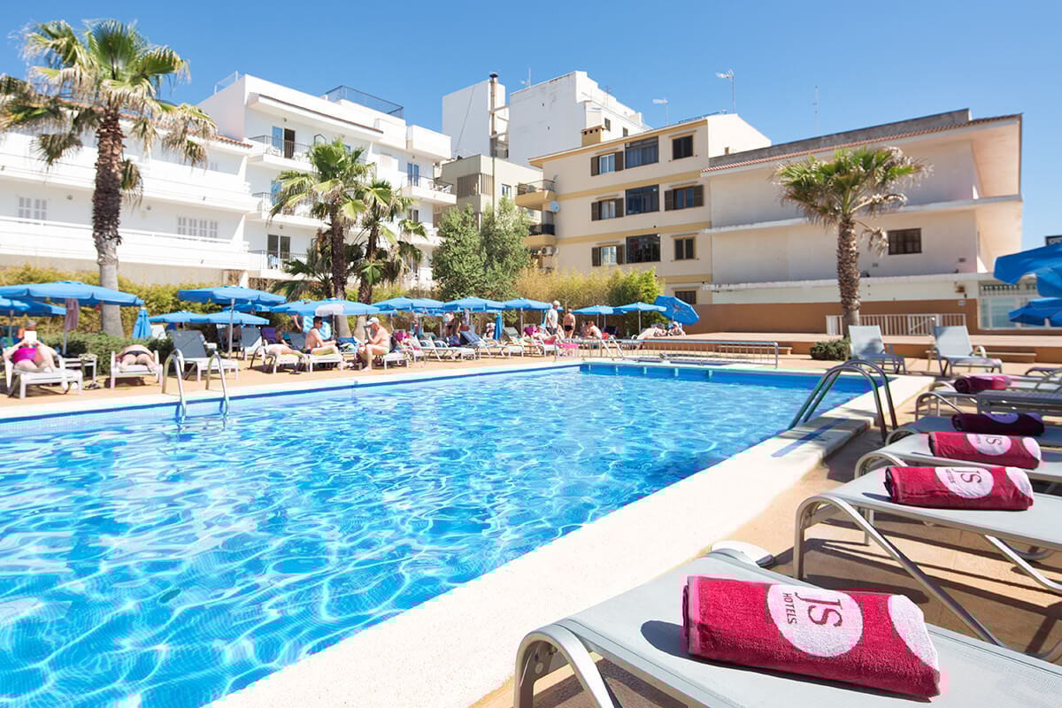 JS Can Picafort | Reserveren bij Fliickmyhouse