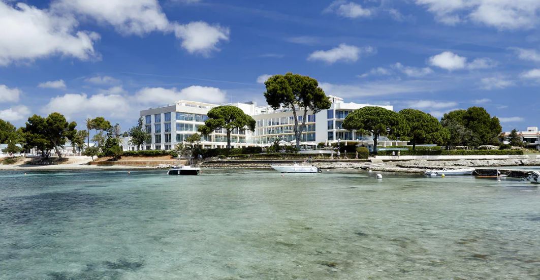 ME Ibiza | Reserveren bij Fliickmyhouse