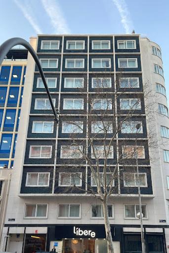 LiggingDit hotel ligt direct in het recreatiegebied van Chamberì (Madrid) en bevindt zich op slechts enkele minuten loopafstand van het stadscentrum met tal van kroegen