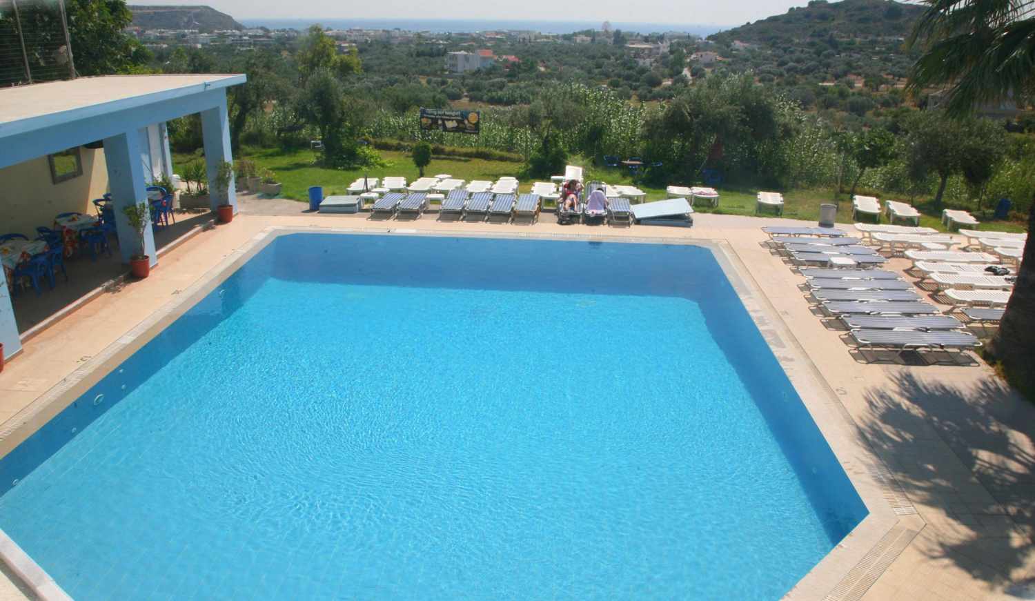 LiggingHillside Studios & Apartments ligt op een rustige heuvel in Faliraki