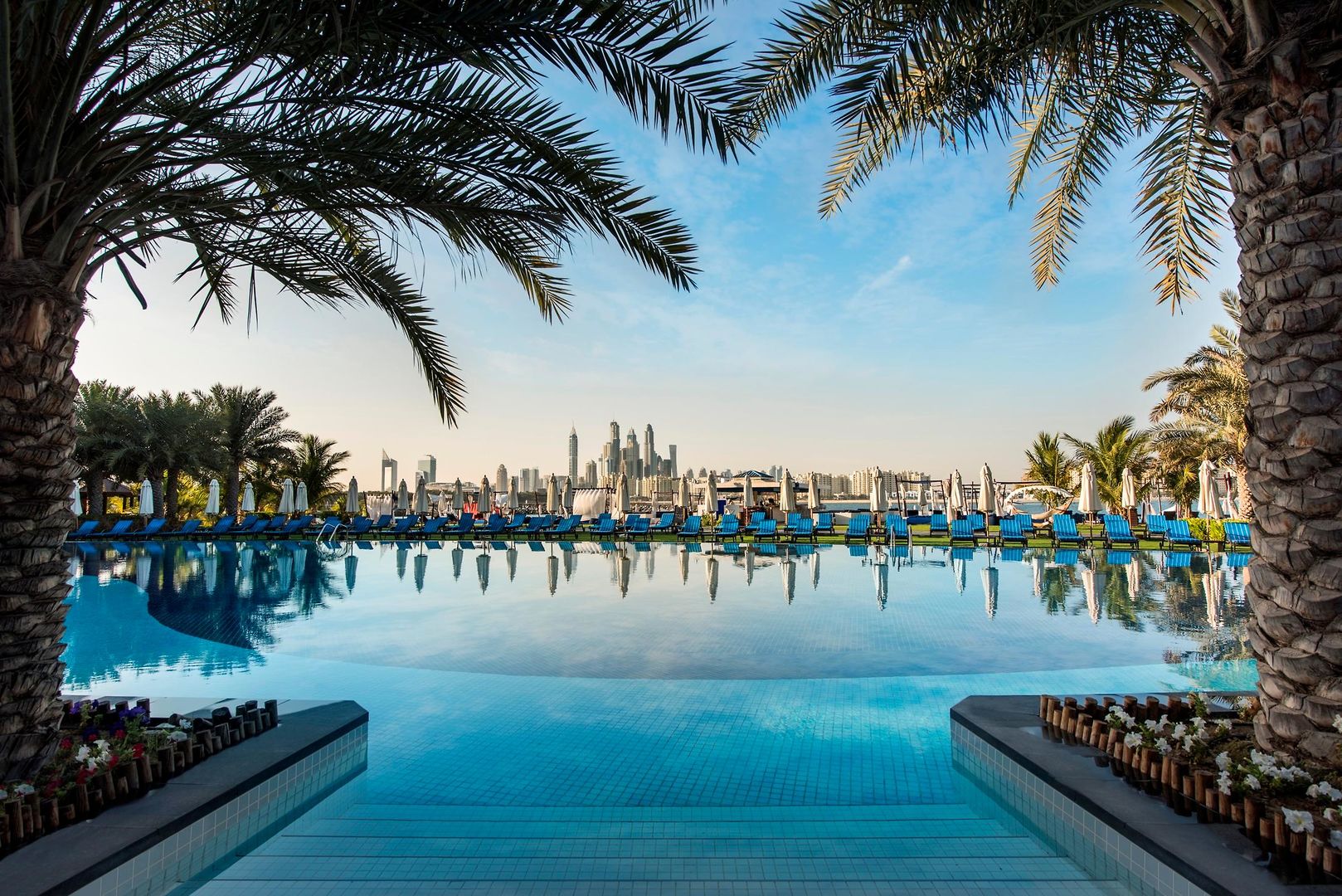 LiggingRixos The Palm Hotel & Suites ligt op de iconische Palm Jumeirah