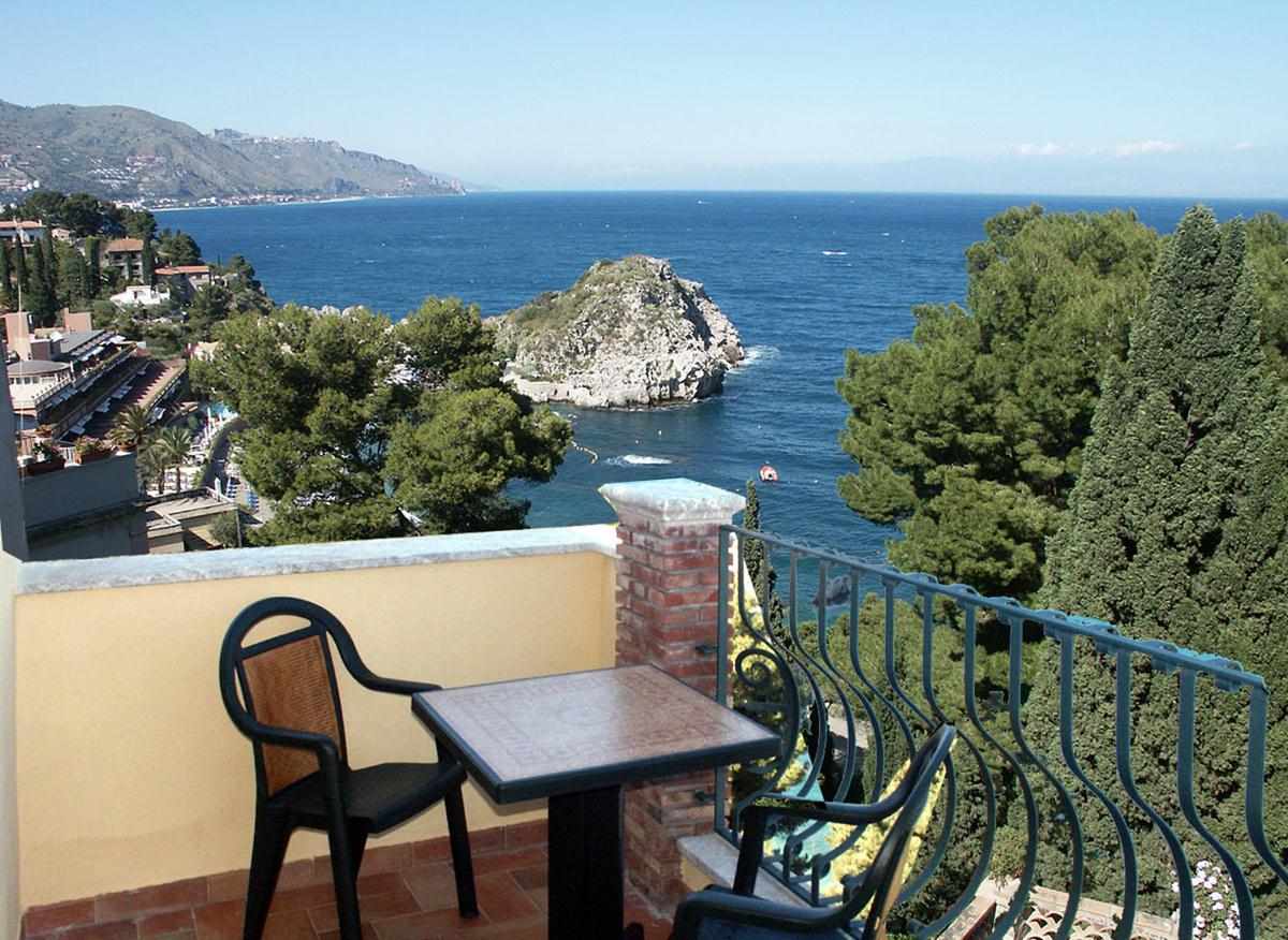 LiggingHet hotel ligt middenin het toeristische centrum