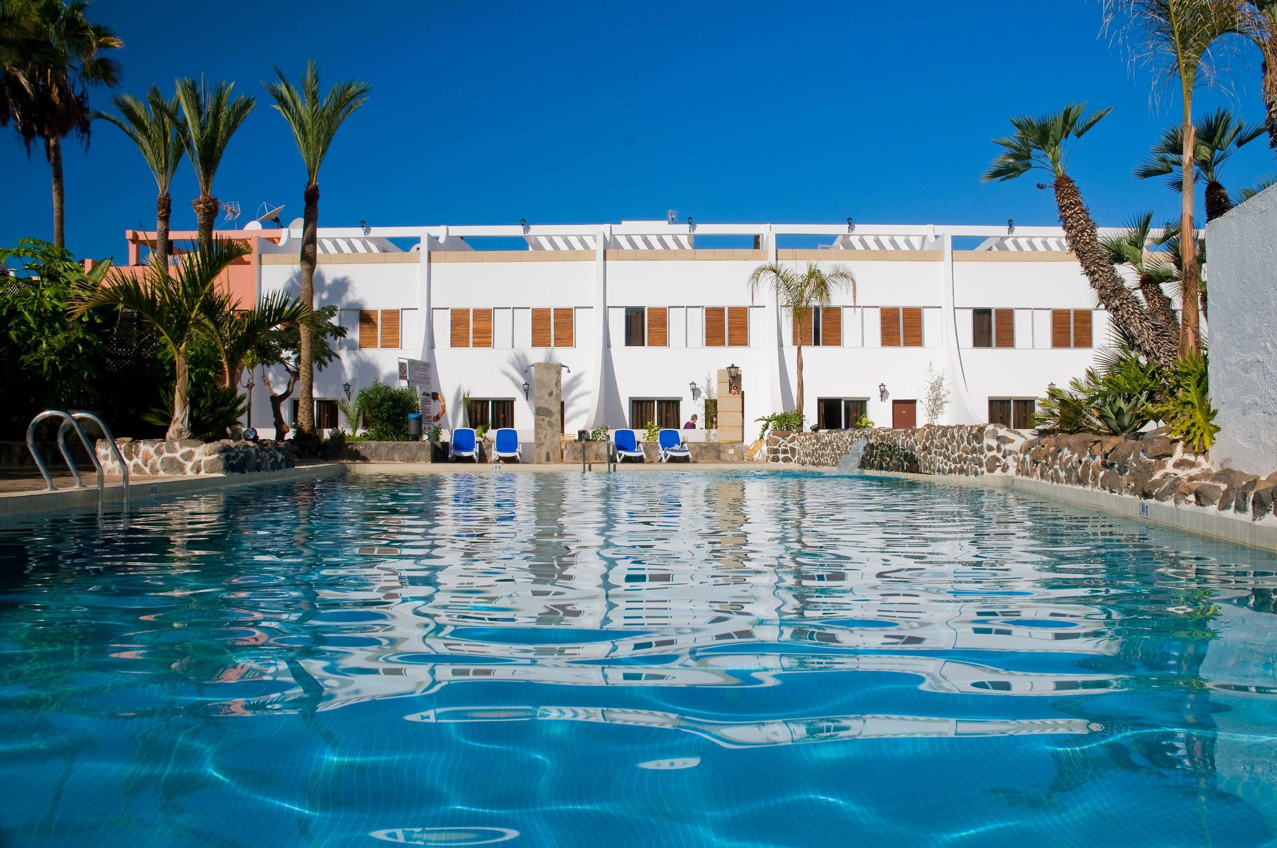 LiggingHet resort Las Piramides Resort ligt in het levendige centrum van Playa de las Américas op Tenerife