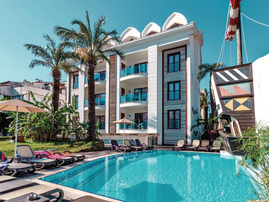 LiggingClub Anastasia - Family Hotel ligt in het levendige Marmaris en op zo'n 800 meter van de zee. HotelfaciliteitenDit aparthotel is ideaal voor gezinnen en beschikt over een restaurant