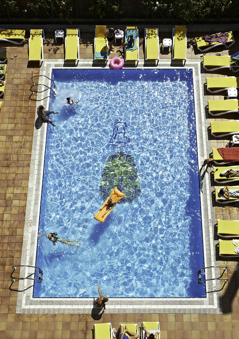 LiggingHet hotel ligt op ca. 500 meter van het brede zandstrand en op loopafstand van het stadscentrum met restaurants