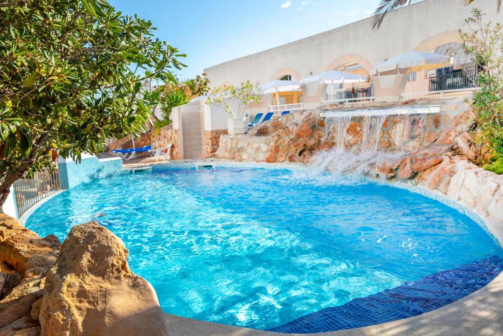 LiggingHotel Kilimanjaro ligt in de populaire badplaats El Arenal op Mallorca