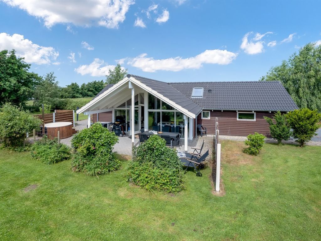 "Mika" - 800m from the sea | Boeken bij Flickmyhouse