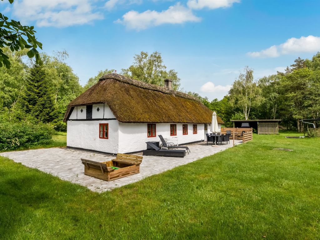 "Aatos" - 2km from the sea | Boeken bij Flickmyhouse