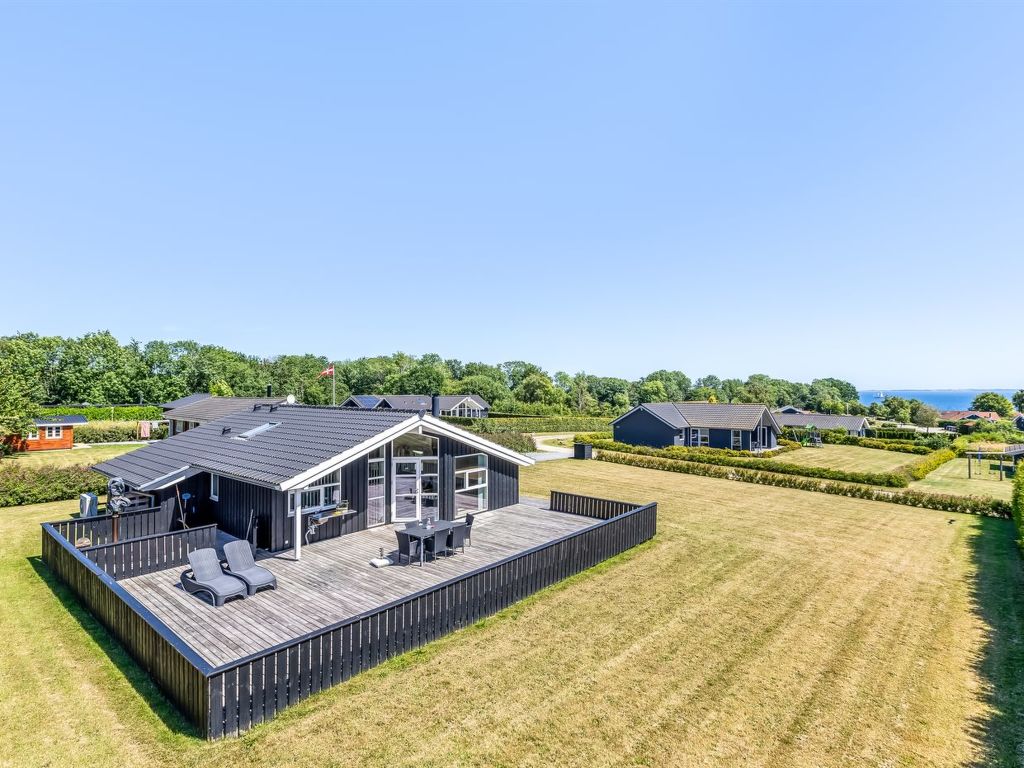 "Ariadne" - 400m from the sea | Boeken bij Flickmyhouse