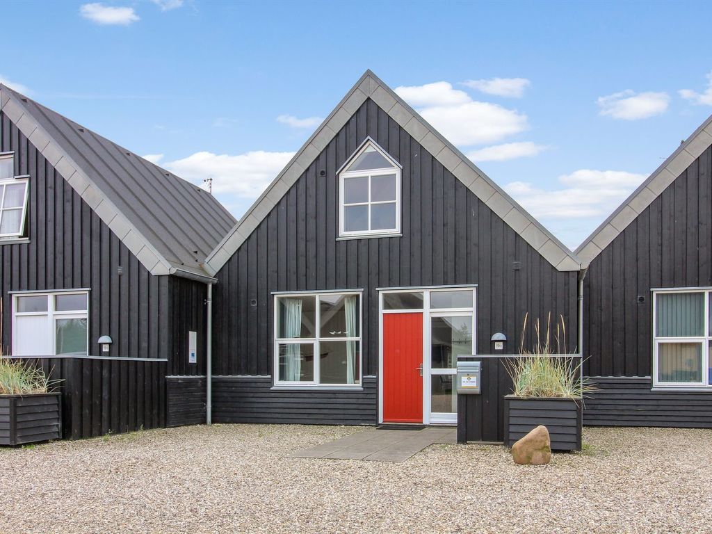 "Lucjan" - 800m from the sea | Boeken bij Flickmyhouse