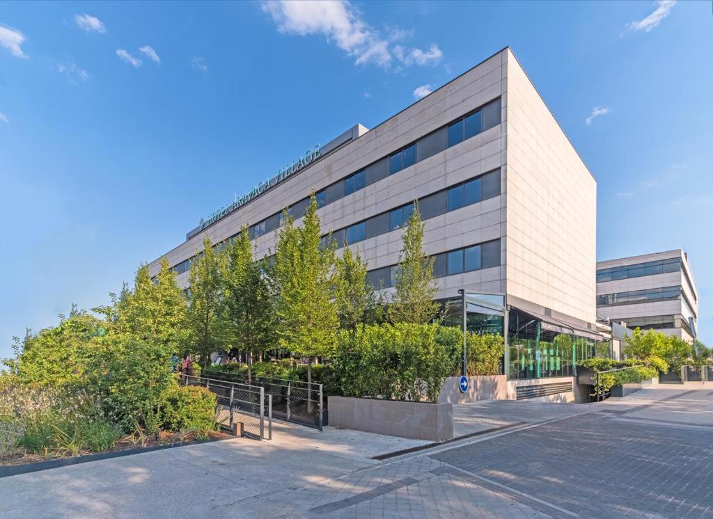 LiggingDit hotel ligt in het toeristische centrum van Aravaca (Madrid)