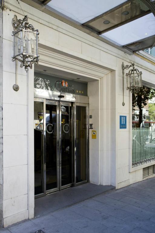 LiggingDit hotel bevindt zich direct in het zakelijke en architectonische centrum van Madrid