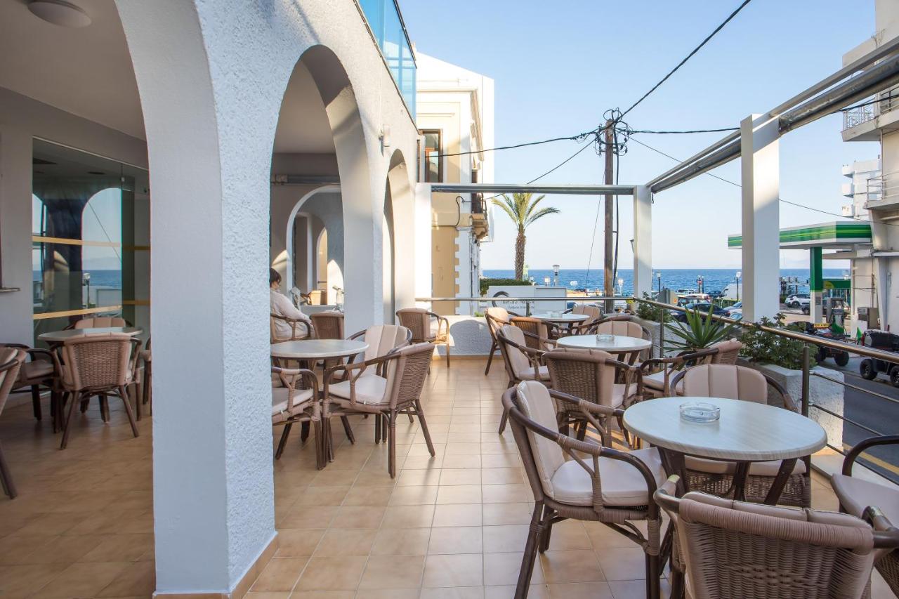 LiggingHet hotel is centraal gelegen in de stad Rhodos