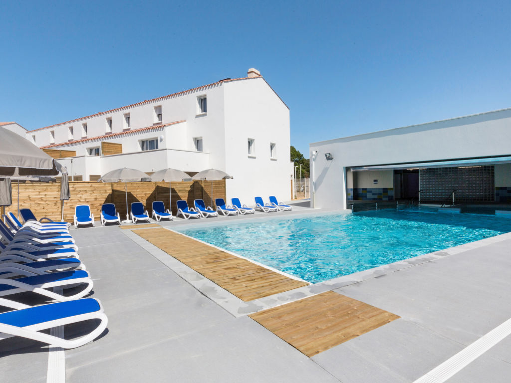 Le Domaine des Pins | Boeken bij Flickmyhouse