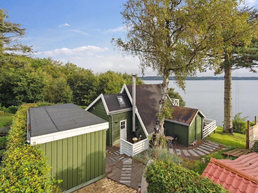 "Fifi" - 10m to the fjord | Boeken bij Flickmyhouse