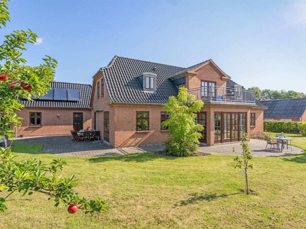 "Iarund" - 500m to the fjord | Boeken bij Flickmyhouse