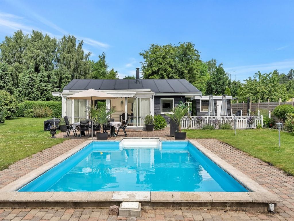 "Fentje" - 375m to the fjord | Boeken bij Flickmyhouse