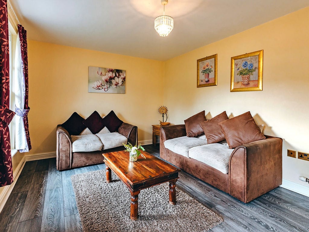 Netley Hall - Rose | Boeken bij Flickmyhouse