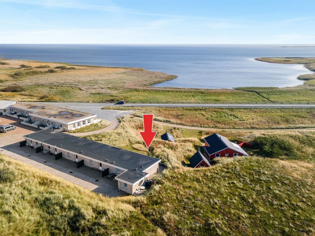 "Elizabeta" - 100m to the fjord | Boeken bij Flickmyhouse