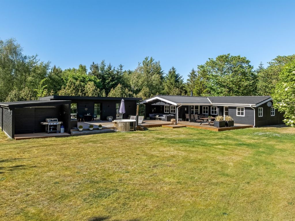 "Gudni" - 200m to the fjord | Boeken bij Flickmyhouse