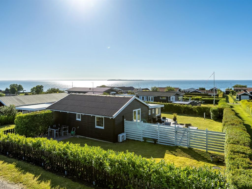 "Raymond" - 175m from the sea | Boeken bij Flickmyhouse