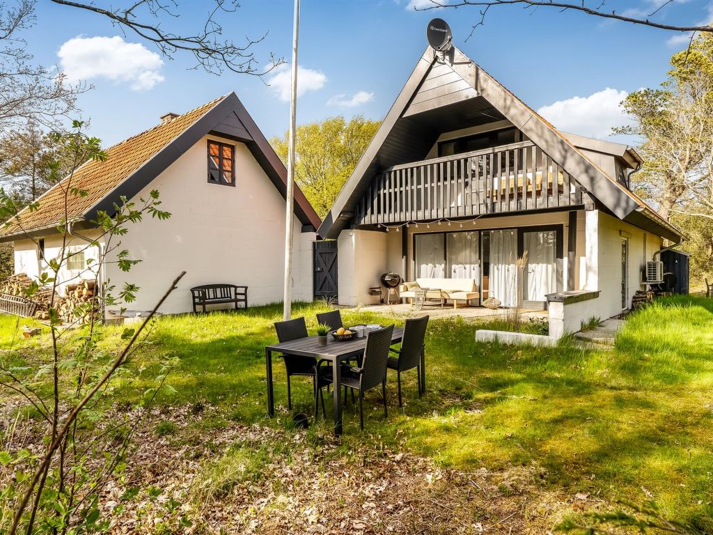 "Loic" - 400m to the fjord | Boeken bij Flickmyhouse