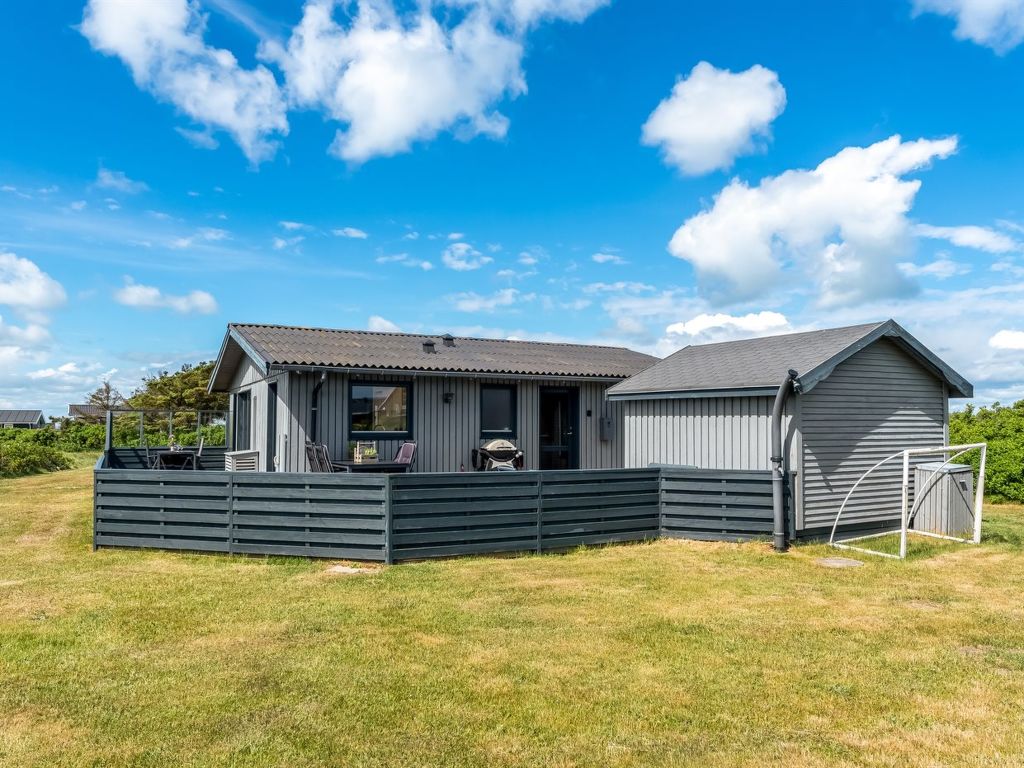 "Iiris" - 200m from the sea | Boeken bij Flickmyhouse